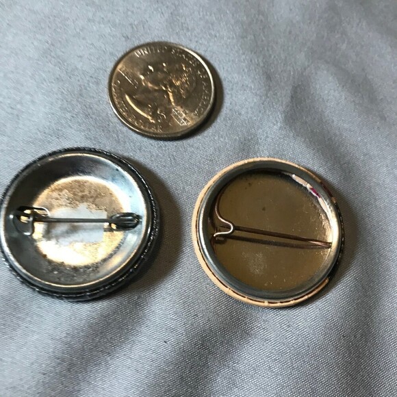 Fun Funny Sayings Collectible Button Pins Lot of 2 - Picture 3 of 3